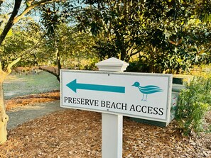 Property grounds - Snowbirds Welcome! Monthly Rentals! Pickleball! Tennis! Private Boardwalk! (Santa Rosa Beach)