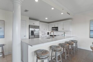 Fridge, microwave, oven, stovetop - Snowbirds Welcome! Monthly Rentals! Pickleball! Tennis! Private Boardwalk! (Santa Rosa Beach)