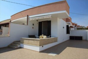 Villa, 2 Bedrooms, Smoking, Patio | Property entrance