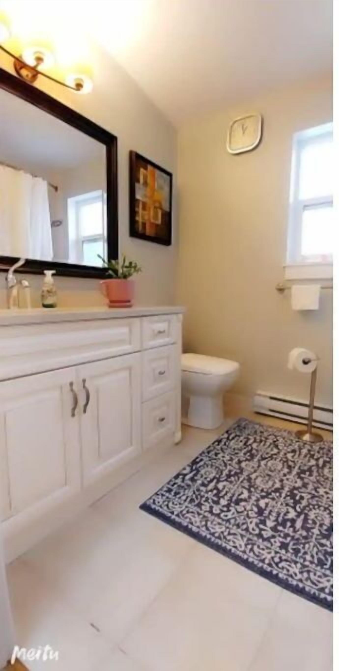 Top Floor View Suite at Center Location by PNE