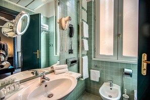 Gianmarco | Bathroom - Eva's test property (Elko)