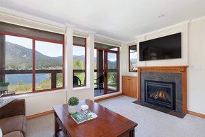 TV, peis og kontorer