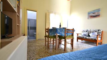 Ferienhaus, 1 Schlafzimmer, Raucher, Stadtblick | Wohnbereich