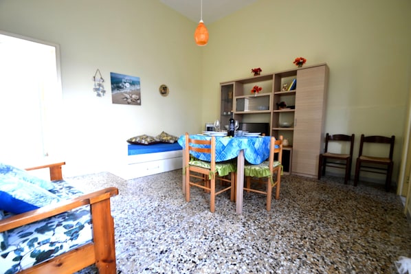 House, 1 Bedroom, Smoking, City View
