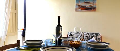 House, 1 Bedroom, Smoking, City View | Living room