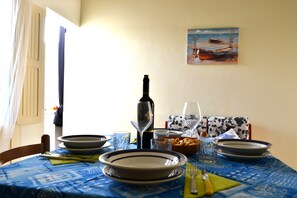 Maison, 1 chambre, fumeur, vue sur la ville | Salle de séjour