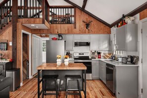 Fridge, microwave, oven, stovetop - The Far View Retreat | Hot Tub + Scenic Views (Front Royal)