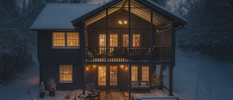 المنشأة من الخارج