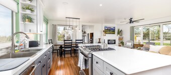 New! Modern country living, 4br