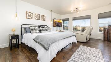 4 bedrooms, iron/ironing board, travel cot, WiFi