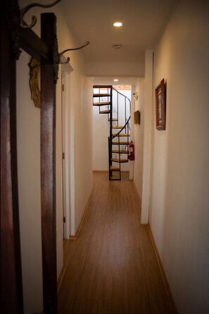 House, 4 Bedrooms, Terrace, City View | Hallway - Valparaiso Panoramic View Tranquility (Valparaiso)