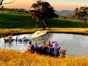 Outdoor dining - Glenayr Farm (Windeyer)