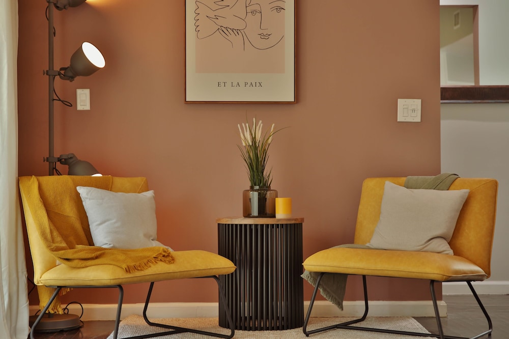 Modern Encino Retreat- Book Now!