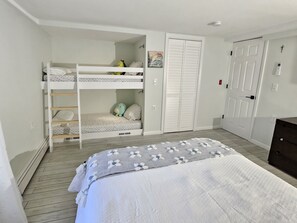 1 bedroom, WiFi, bed sheets - Beachy Chic 1 Bed - Great Location + Parking (Seaside Heights)