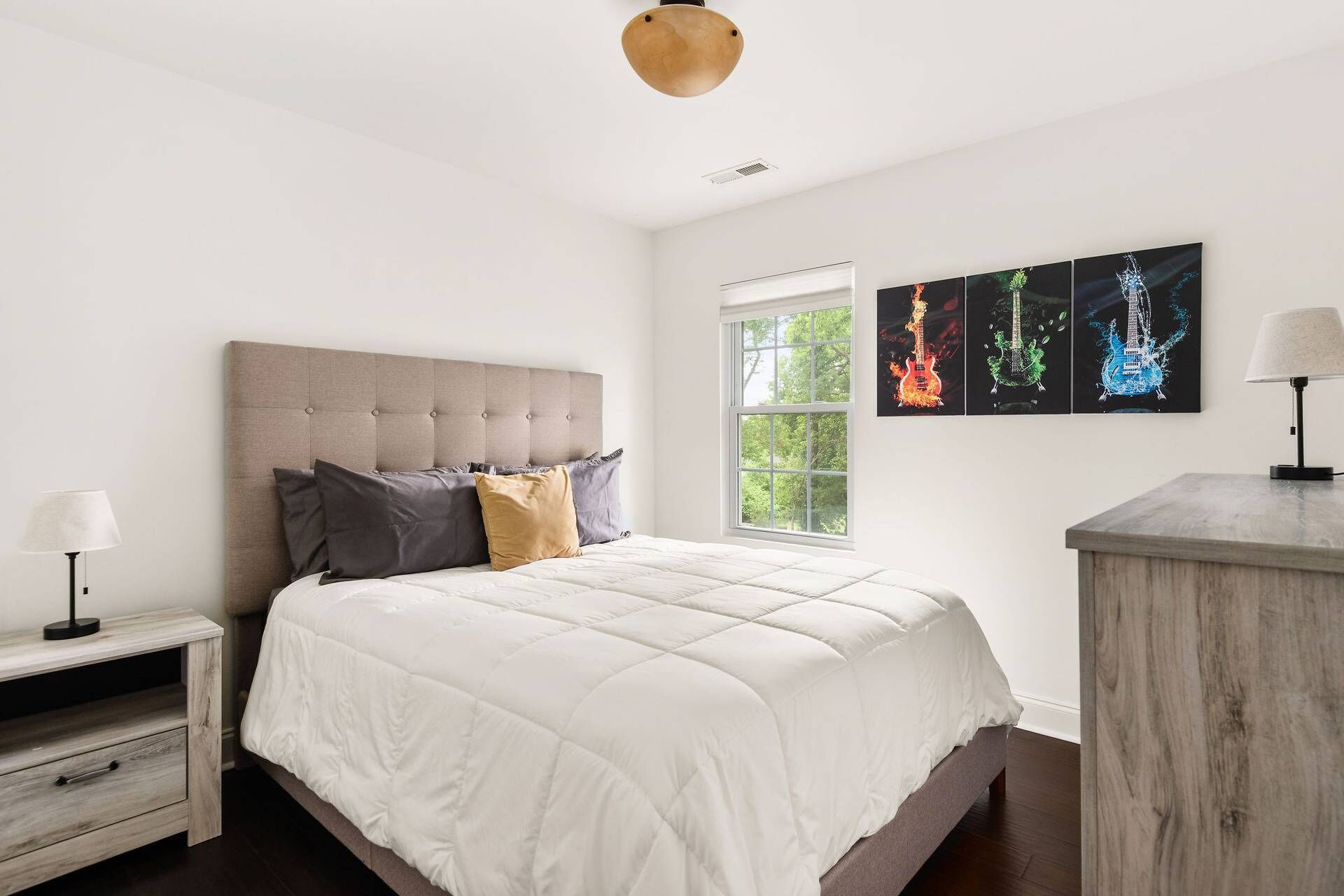 PlainDoor ~ Clean New Listing ~ Near Downtown ~ Private Outdoor Space ~ Free Parking and Fast Wifi