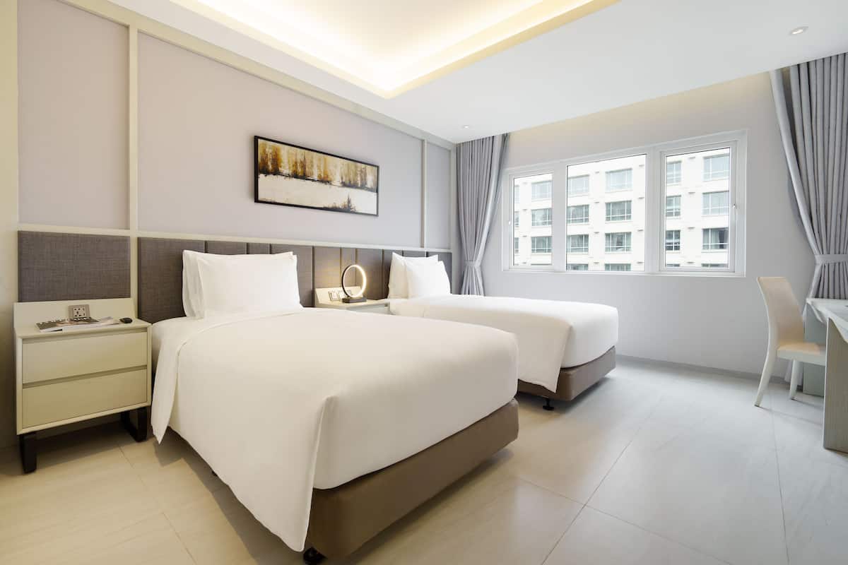 Premier Twin Room | 1 bedroom, minibar, in-room safe, free WiFi