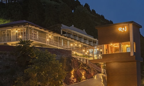 Treebo Raj Mall Road