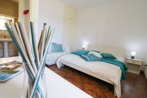 House, 3 Bedrooms, Smoking, Balcony | 4 bedrooms - Casa Helena in Otranto With Harbor View for 8 People (Otranto)