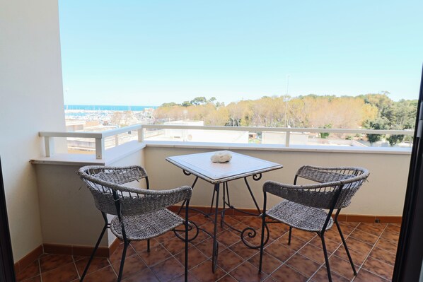 Ferienhaus, 3 Schlafzimmer, Raucher, Balkon | Unterkunftsgelände