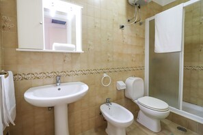 House, 3 Bedrooms, Smoking, Balcony | Bathroom - Casa Helena in Otranto With Harbor View for 8 People (Otranto)