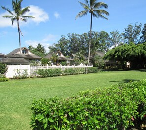 المنطقة المحيطة بالمنشأة