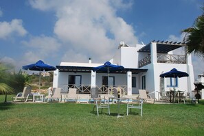 Villa, 3 Bedrooms, Smoking, Private Pool | Outdoor dining