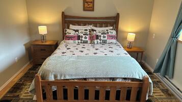 3 bedrooms, iron/ironing board, Internet, bed sheets