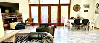 Terrace at Geneva; Private Pool, Game Room & Walkable Hallmark Town