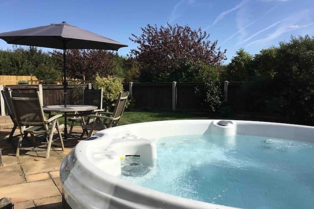 Stunning Barn Conversion With Private Hot Tub