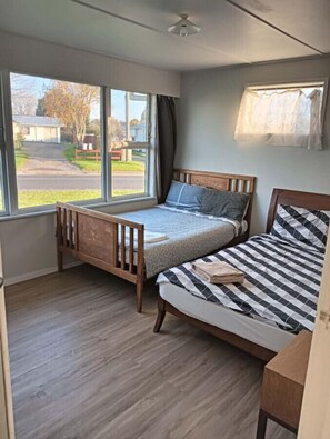 3 bedrooms, iron/ironing board, free WiFi, bed sheets