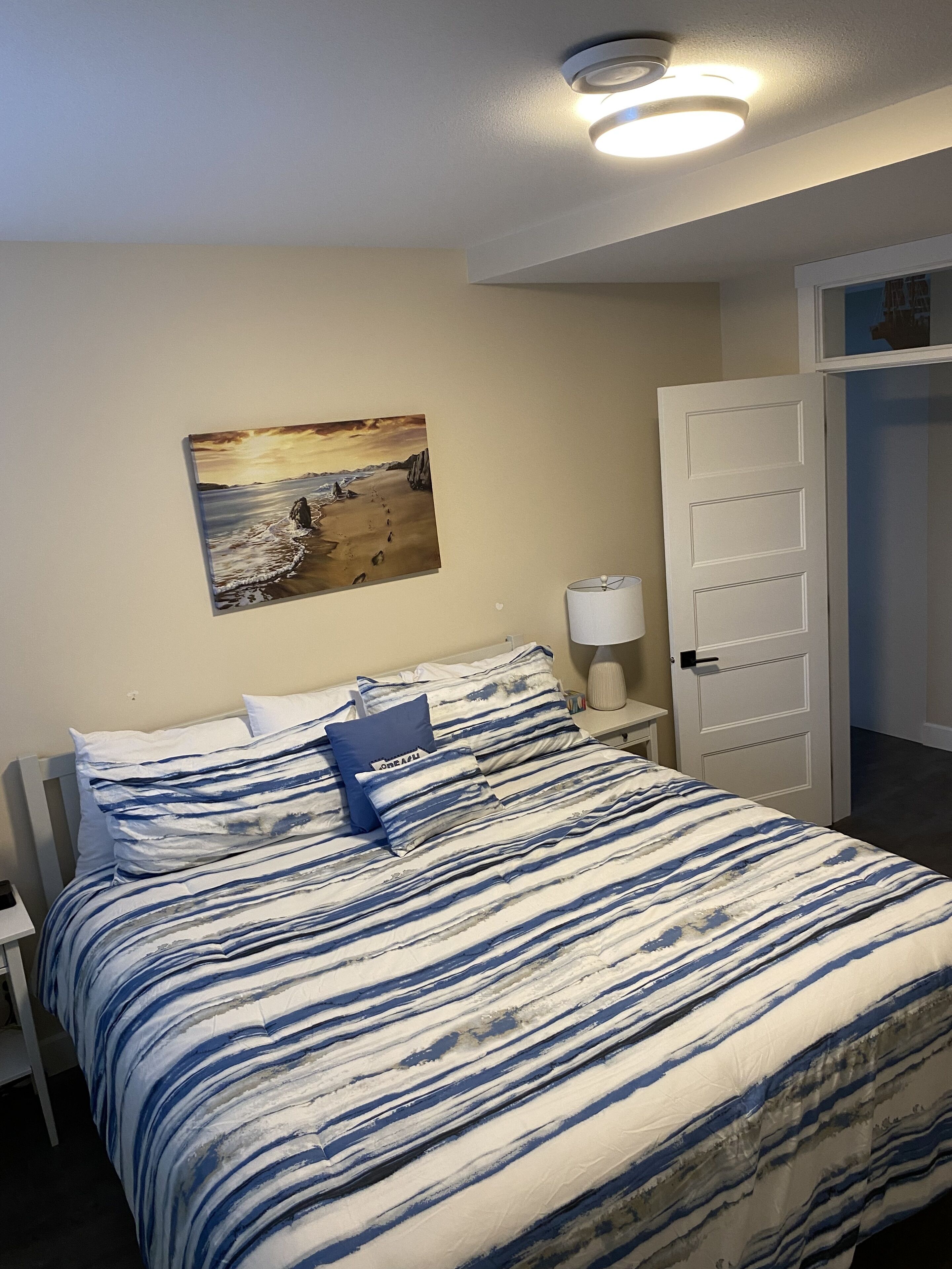 Lakeview Getaway with a Hot Tub