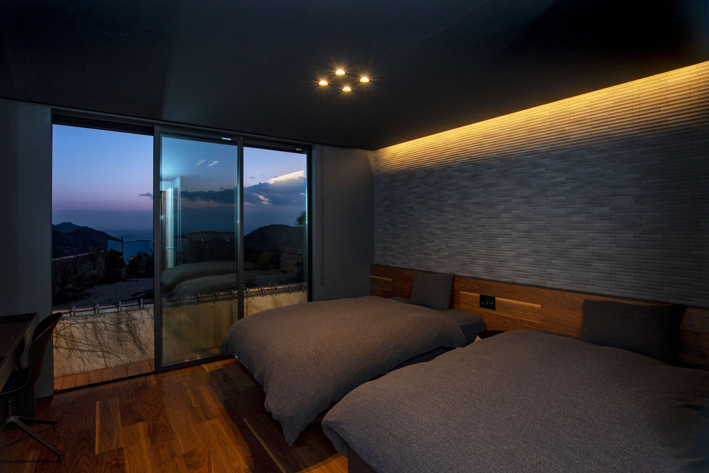 4 bedrooms, desk, free WiFi, bed sheets