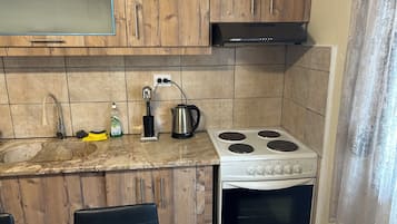 Villa básica | Cocina privada | Cafetera de espresso, cafetera y tetera, tetera eléctrica y tostadora