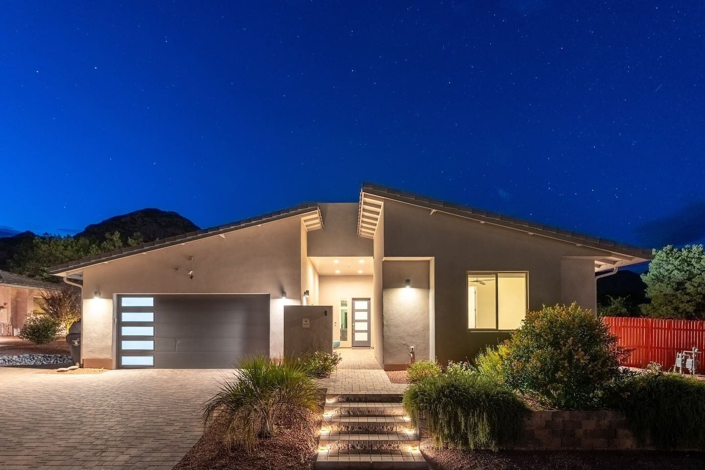 Desert Modern - Hot Tub, Games, Rooftop Deck