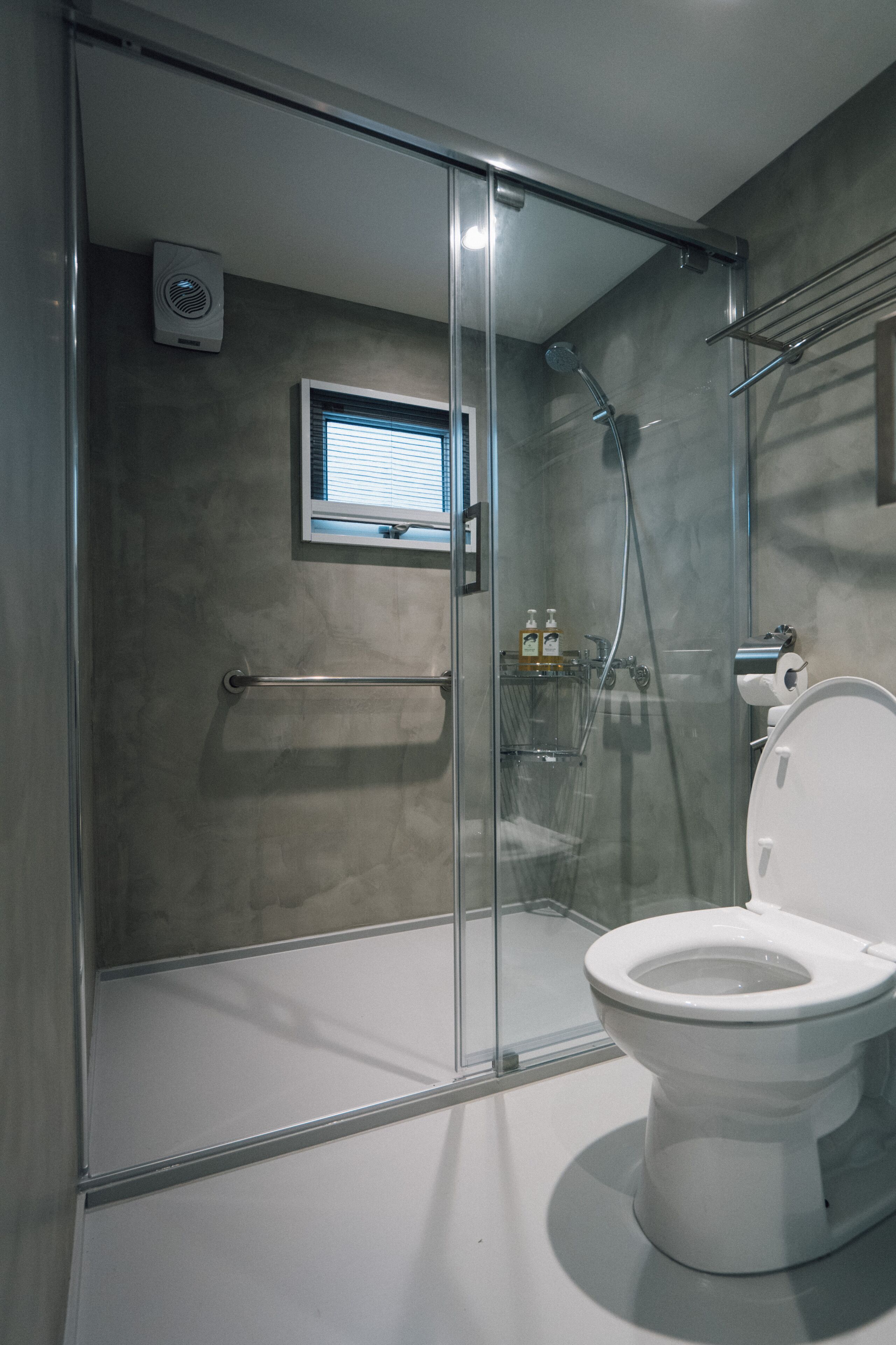 Panoramic Studio Suite | Bathroom