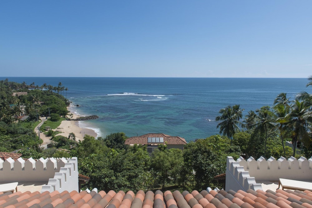 Kalukanda House by null