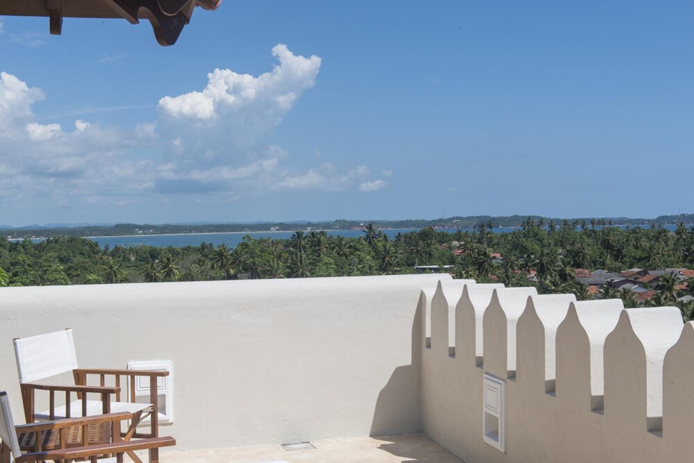 Kalukanda House by null