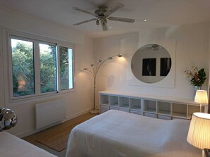 3 bedrooms, iron/ironing board, free WiFi