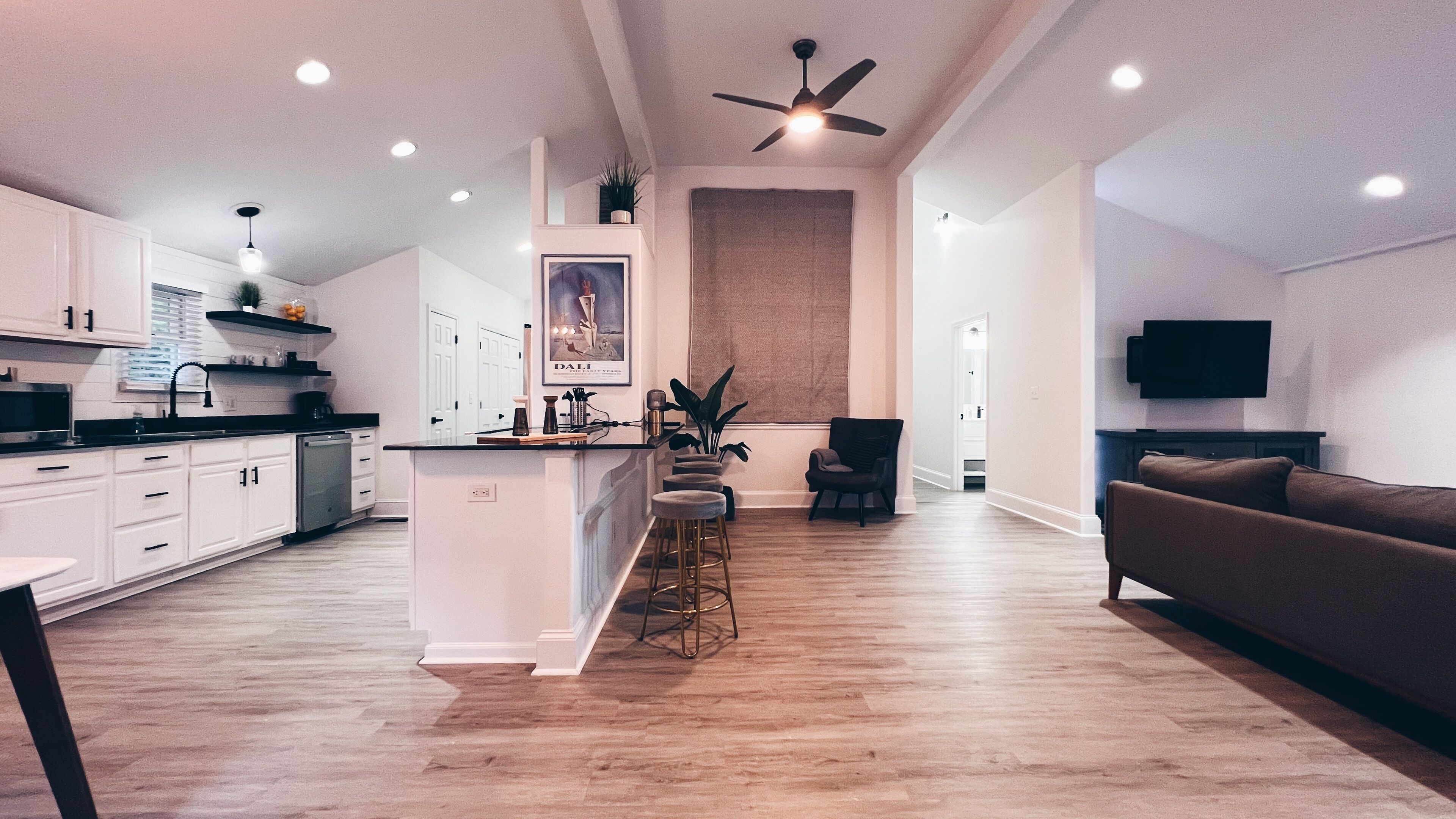 Free-flowing Bungalow in Midtown