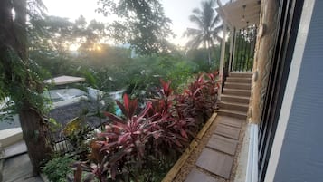 Quartos à prova de som, Wi-Fi de cortesia, roupa de cama