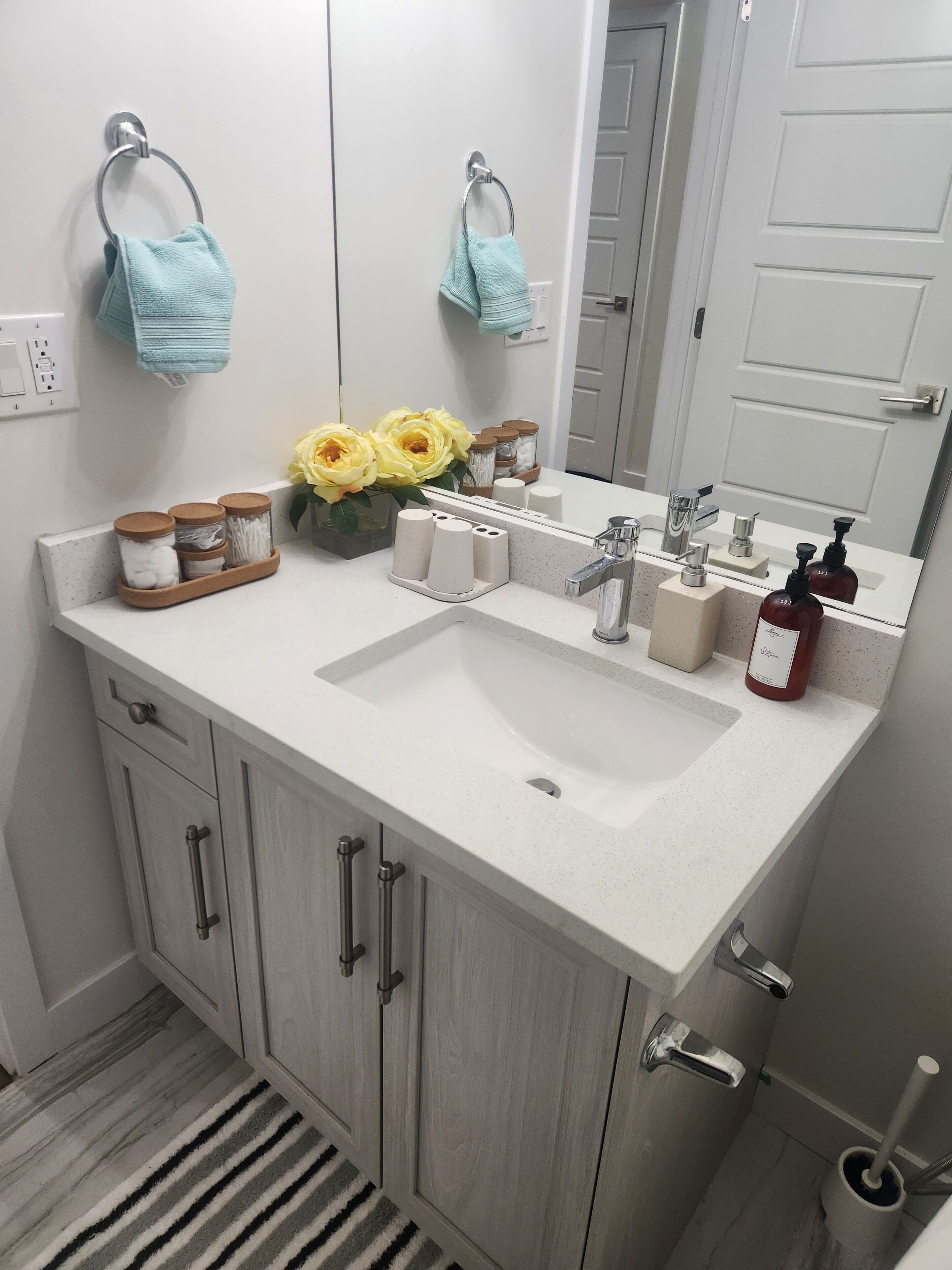 Comfy 1 bedroom basement suite