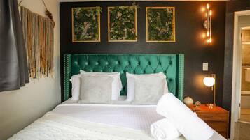 2 habitaciones, tabla de planchar con plancha, wifi y ropa de cama