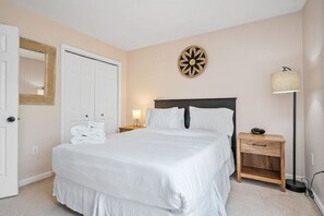 3 bedrooms, desk, travel cot, free WiFi