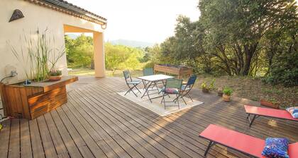 Maison Sans vis à vis au Calme Proche de Toutes Commodités