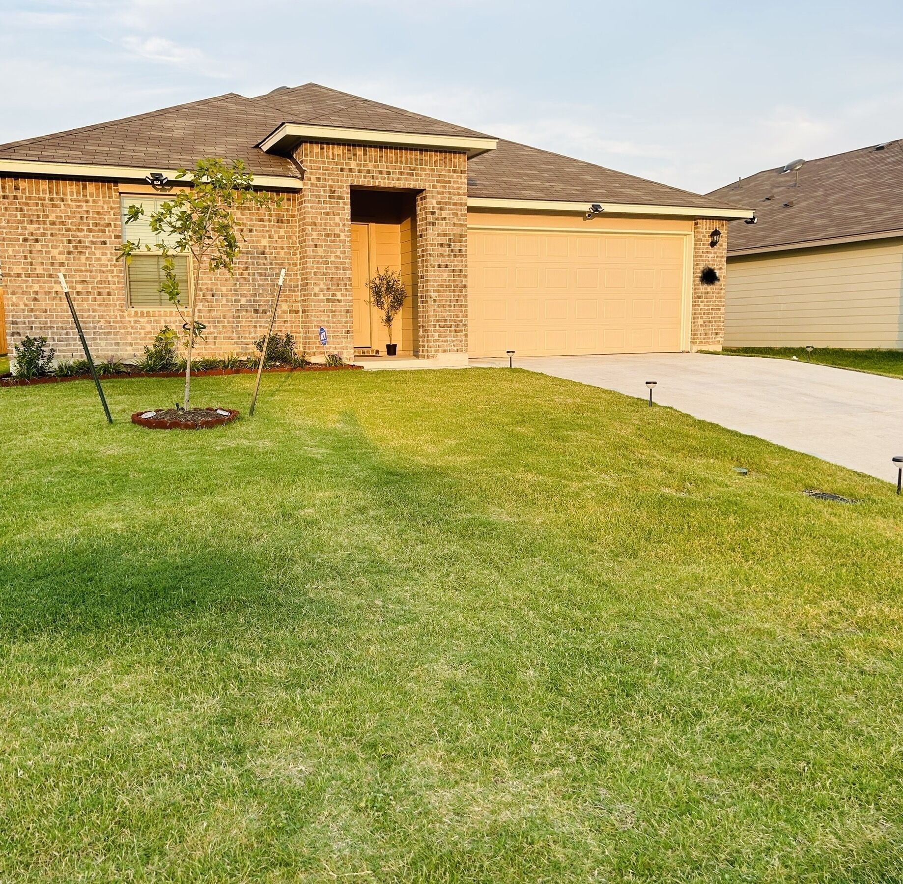 Divine Stays Waco with king Bed Suite & Coffee station