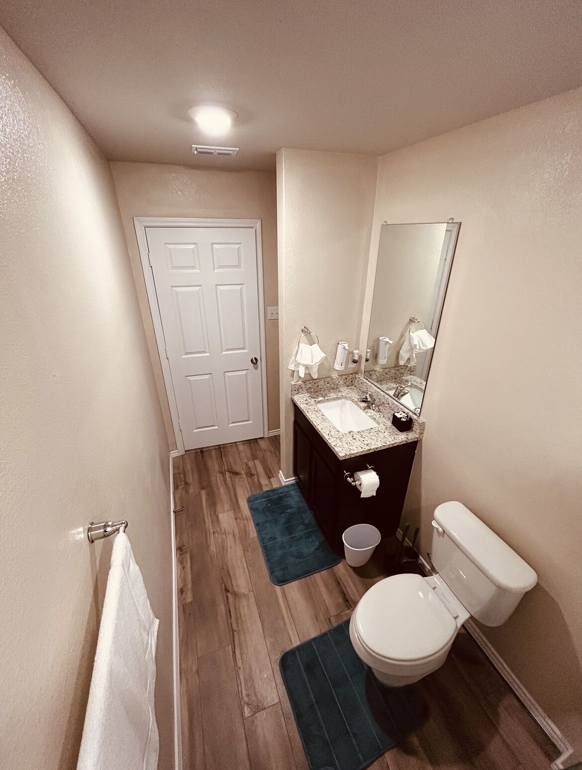 Divine Stays Waco with king Bed Suite & Coffee station