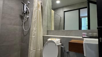 Free toiletries, hair dryer, slippers