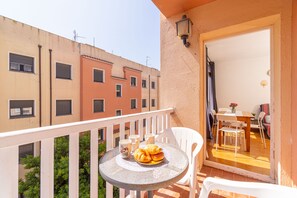 Outdoor dining - 0055-GRAN RESERVA Apartment near the beach (Empuriabrava)