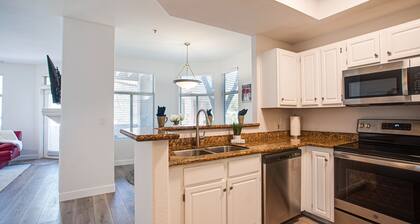 Ground Floor Poolside Condo! Mayo Clinic Shea Super Close!