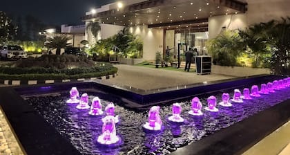 Bel-La Monde Hotel NH8 at 6km from IGI Airport Delhi